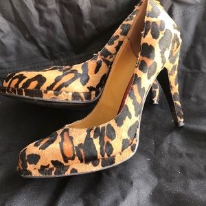 Ladies Nine West dress shoes. Size 9